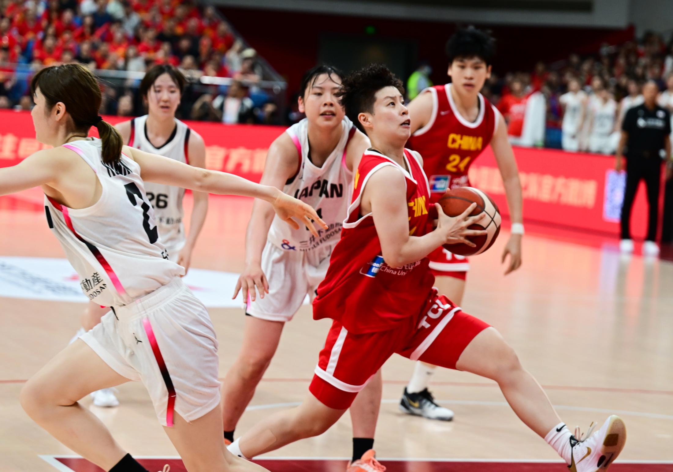 国际比赛日突围战来临，山东男篮围绕英超绝杀压哨，底气十足，心理建设被强调的简单介绍-开云登陆入口