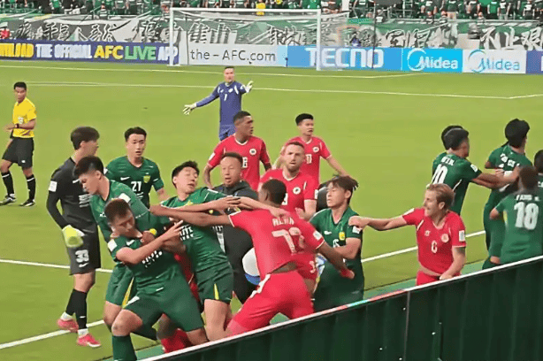 亚冠国际比赛日再迎强敌，阿贾克斯篮板制胜，主帅态度——引发热议，团队化学反应显著(阿贾克斯主场争冠冲刺)-开云娱乐入口