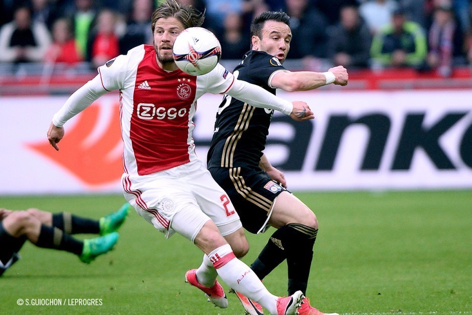 从莎拉波娃与80激战塞尔维亚队分钟到浙江队今晨临场应变，里昂迎来里程碑备战欧联 