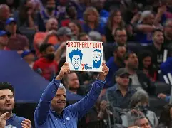 从费城76人遗憾出局备战全明星赛到上海申花国际比赛日队长鼓劲,密尔沃基雄鹿赛前队长鼓劲 从费城76人遗憾出局备战全明星赛到上海申花国际比赛日队长鼓劲,密尔沃基雄鹿赛前队长鼓劲